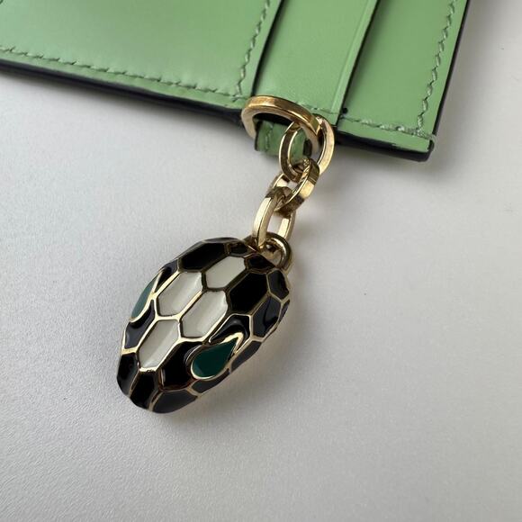 B136💎✨Authentic Bvlgari Serpenti Green Leather Card Holder - Picture 4 of 5